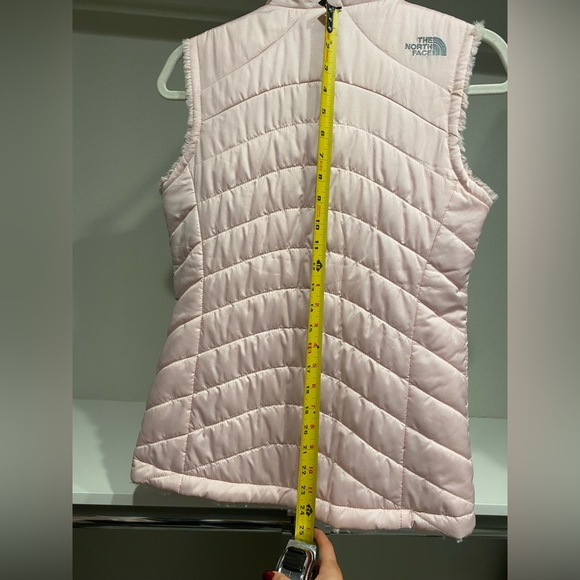 The North Face Reversible Soft Pink Vest - Picture 4 of 6